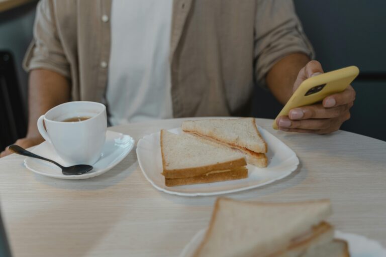 Mindful Eating: Tips to Avoid Overeating